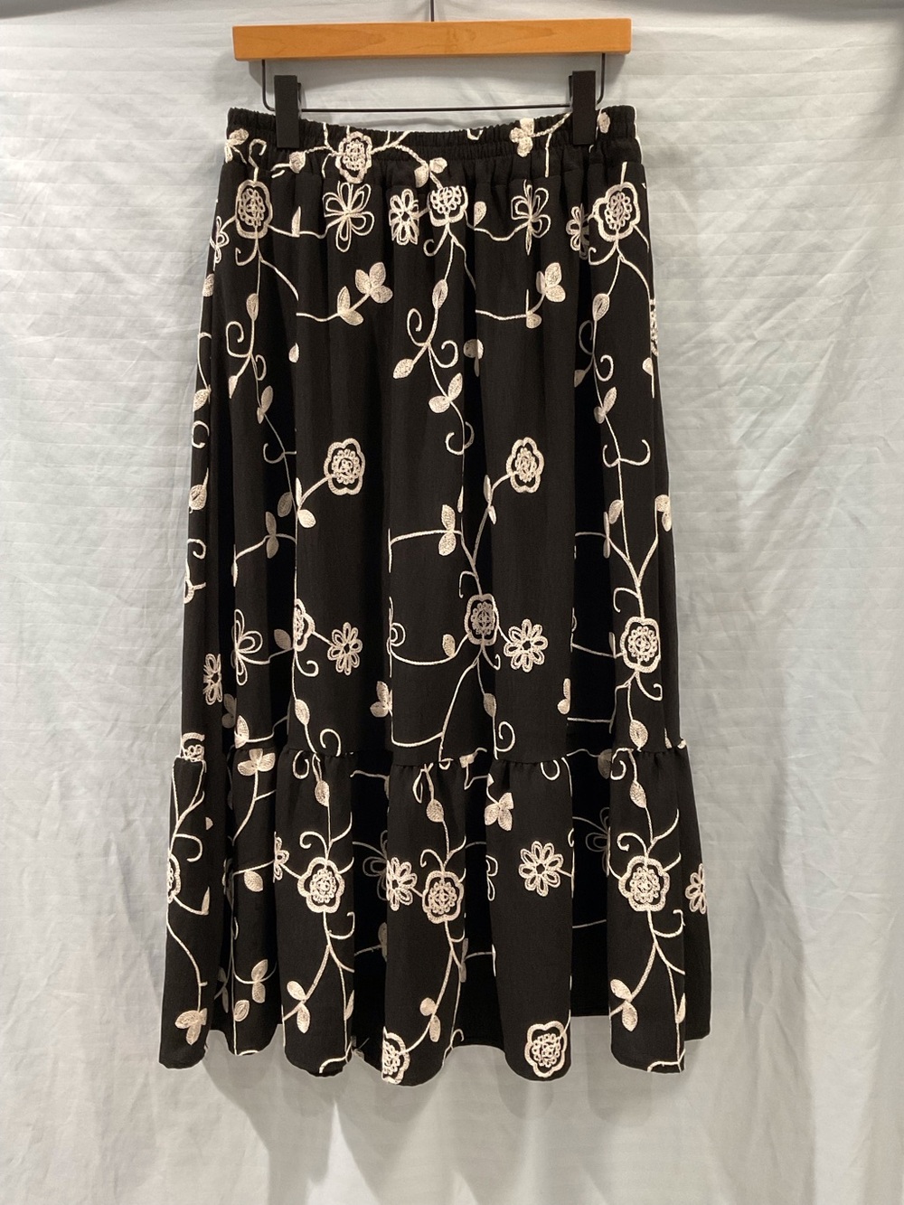 Black Floral Embroidered Tiered Maxi Skirt xl